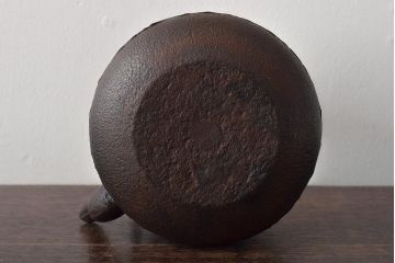 古い鉄瓶　銅蓋　銀象嵌取っ手　松と梅(茶道具)(R-046870)