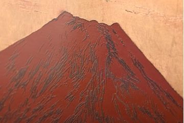 宮越鳳鳴作　赤富士　加賀金箔七宝工芸彫(R-046872)