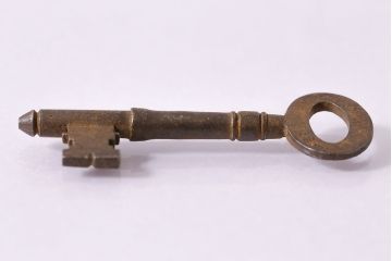 アンティーク雑貨　イギリスアンティーク　シャビーな質感がお洒落なキー4本セット(鍵、カギ)(R-046877)