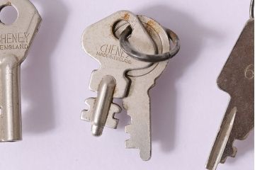 アンティーク雑貨　イギリスアンティーク　デザイン色々!小さなサイズのキー19本セット(鍵、カギ)(R-046879)