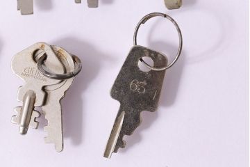 アンティーク雑貨　イギリスアンティーク　デザイン色々!小さなサイズのキー19本セット(鍵、カギ)(R-046879)