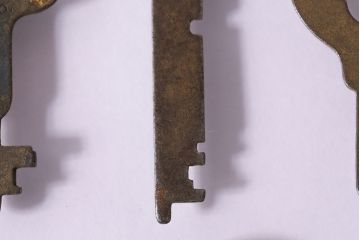 アンティーク雑貨　イギリスアンティーク　デザイン色々!小さなサイズの古いキー10本セット(鍵、カギ)(R-046880)