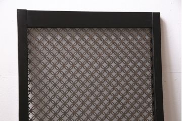 ラフジュ工房オリジナル　レーザー組子入り　ペイント　七宝文様が上品な和の趣を感じさせるガラス戸棚(書院戸、収納棚、キャビネット、食器棚)(R-046884)