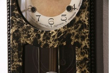 アンティーク時計　昭和中期　RUBY CLOCK(ルビー印)　ゼンマイ式　マーブル模様が珍しい掛け時計(柱時計、古時計)(R-046887)