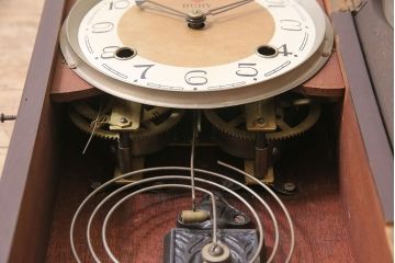 アンティーク時計　昭和中期　RUBY CLOCK(ルビー印)　ゼンマイ式　マーブル模様が珍しい掛け時計(柱時計、古時計)(R-046887)