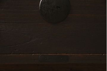 アンティーク家具　明治大正期　リメイク　前面桐材　鉄脚付き　渋い風合いが魅力の時代箪笥ローボード(引き出し、チェスト、テレビ台)(R-046890)