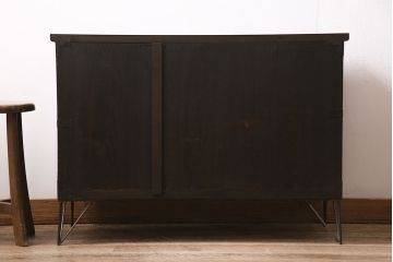 アンティーク家具　明治大正期　リメイク　前面桐材　鉄脚付き　渋い風合いが魅力の時代箪笥ローボード(引き出し、チェスト、テレビ台)(R-046890)