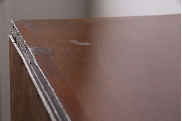 アンティーク家具　イギリスアンティーク　マホガニー材　象嵌細工　高級感漂う小振りのガラスキャビネット(ガラスケース、ショーケース、飾り棚)(R-046891)
