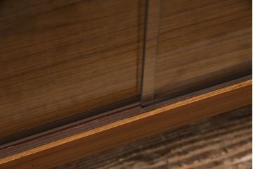 ヴィンテージ家具　和製ビンテージ　チーク材　北欧スタイルにおすすめのシンプルなキャビネット(ガラス戸棚、収納棚、本箱)(R-046893)
