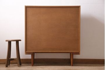 ヴィンテージ家具　和製ビンテージ　チーク材　北欧スタイルにおすすめのシンプルなキャビネット(ガラス戸棚、収納棚、本箱)(R-046893)