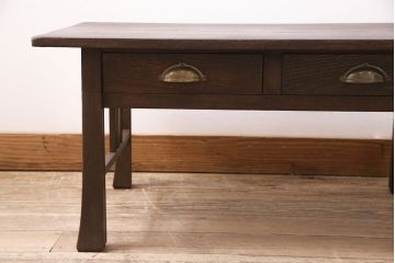アンティーク家具　昭和予期　栓材　天板一枚板　脚のつくりがおしゃれな文机(センターテーブル、ローテーブル)(R-046894)
