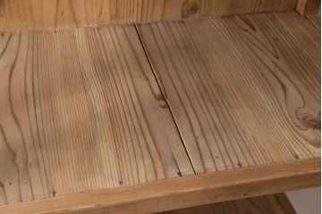 アンティーク家具　明治大正期　ストリップド(剥離)　スギ材　木の風合いが楽しめるシンプルなオープンラック(収納棚、棚)(R-046895)