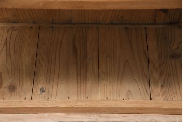 アンティーク家具　明治大正期　ストリップド(剥離)　スギ材　木の風合いが楽しめるシンプルなオープンラック(収納棚、棚)(R-046895)