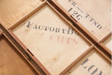 ヴィンテージ家具　イギリスビンテージ　前面チーク材　ネームプレート付き　引き出しが75杯も付いたチェスト(小物収納、書類収納)(R-046897)