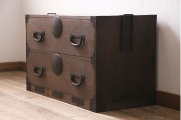 アンティーク家具　大正期　前面桐材　渋い味わいが魅力的な時代箪笥ローボード(チェスト、引き出し、テレビ台)(R-046898)