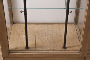 アンティーク家具　昭和中期　ストリップド(剥離)　ナラ材　コレクションのディスプレイにおすすめなガラスケース(飾り棚、ショーケース、陳列棚、キャビネット)(R-046901)