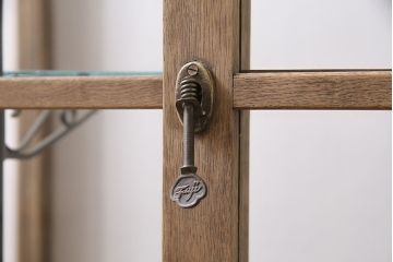 アンティーク家具　昭和中期　ストリップド(剥離)　ナラ材　コレクションのディスプレイにおすすめなガラスケース(飾り棚、ショーケース、陳列棚、キャビネット)(R-046901)