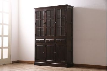 中古　北海道民芸家具　HM165K　高級感漂う上品な佇まいの食器棚(カップボード、キャビネット)(定価約43万円)(R-046905)