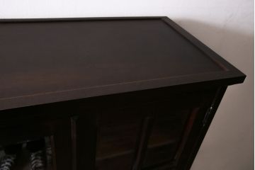 中古　北海道民芸家具　HM165K　高級感漂う上品な佇まいの食器棚(カップボード、キャビネット)(定価約43万円)(R-046905)