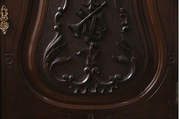 フランスアンティーク　マホガニー材　ミラー付き　上手物!凝った彫刻が魅力のパーラーキャビネット(ミラーバックサイドボード、サイドキャビネット、収納棚)(R-046908)