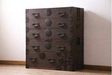 アンティーク家具　明治大正期　総桐材　五丁引き　丸金具がアクセントの上手物の重ね箪笥(衣装箪笥、引き出し)(R-046909)