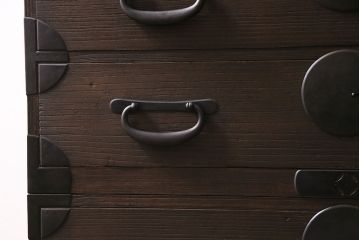 アンティーク家具　明治大正期　総桐材　五丁引き　丸金具がアクセントの上手物の重ね箪笥(衣装箪笥、引き出し)(R-046909)