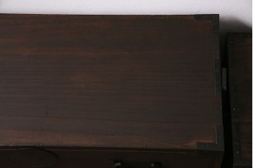 アンティーク家具　明治大正期　総桐材　五丁引き　丸金具がアクセントの上手物の重ね箪笥(衣装箪笥、引き出し)(R-046909)