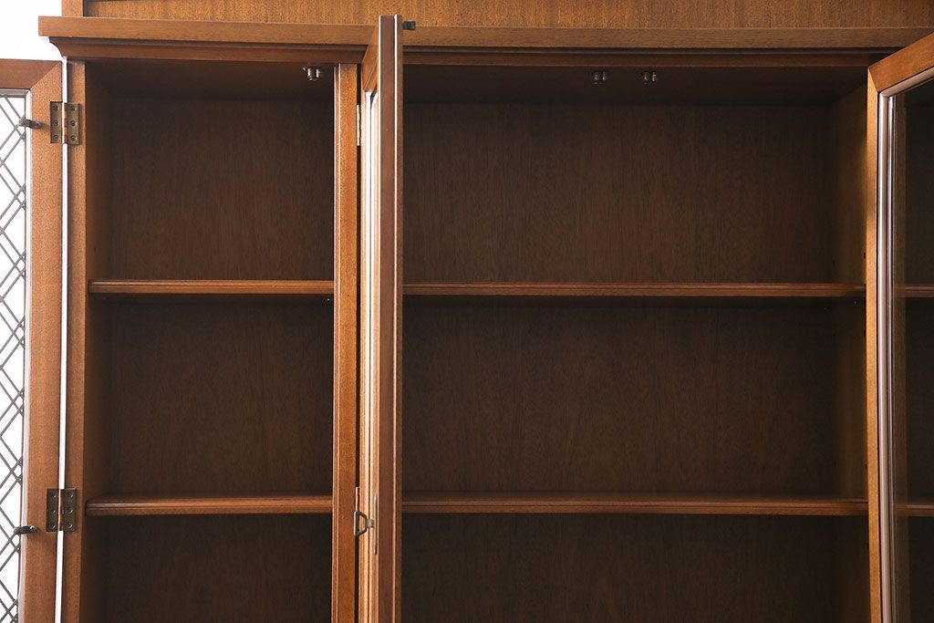 中古　DREXEL HERITAGE(ドレクセルヘリテイジ)　Triune(トライユン)　凛とした佇まいの食器棚(定価約90万円)(カップボード、キャビネット)(R-046911)