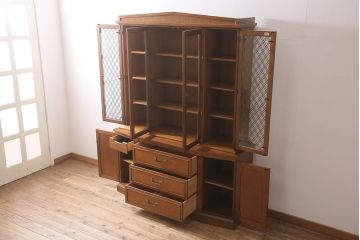 中古　DREXEL HERITAGE(ドレクセルヘリテイジ)　Triune(トライユン)　凛とした佇まいの食器棚(定価約90万円)(カップボード、キャビネット)(R-046911)