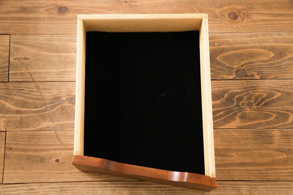 中古　DREXEL HERITAGE(ドレクセルヘリテイジ)　Triune(トライユン)　凛とした佇まいの食器棚(定価約90万円)(カップボード、キャビネット)(R-046911)