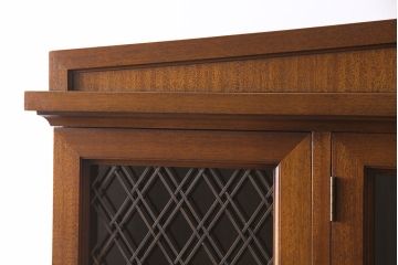 中古　DREXEL HERITAGE(ドレクセルヘリテイジ)　Triune(トライユン)　凛とした佇まいの食器棚(定価約90万円)(カップボード、キャビネット)(R-046911)