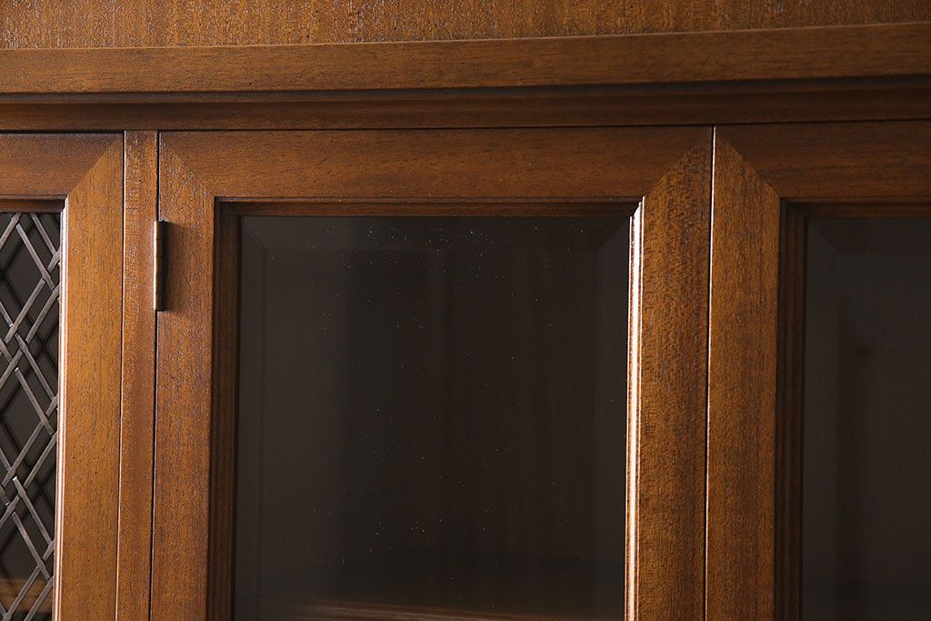 中古　DREXEL HERITAGE(ドレクセルヘリテイジ)　Triune(トライユン)　凛とした佇まいの食器棚(定価約90万円)(カップボード、キャビネット)(R-046911)