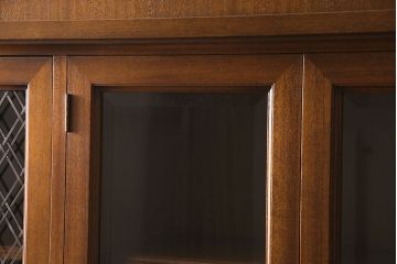 中古　DREXEL HERITAGE(ドレクセルヘリテイジ)　Triune(トライユン)　凛とした佇まいの食器棚(定価約90万円)(カップボード、キャビネット)(R-046911)