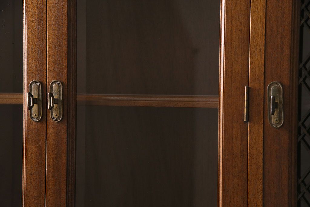 中古　DREXEL HERITAGE(ドレクセルヘリテイジ)　Triune(トライユン)　凛とした佇まいの食器棚(定価約90万円)(カップボード、キャビネット)(R-046911)