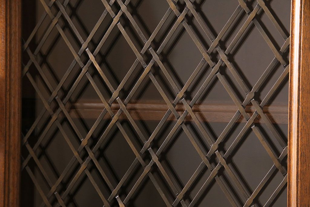 中古　DREXEL HERITAGE(ドレクセルヘリテイジ)　Triune(トライユン)　凛とした佇まいの食器棚(定価約90万円)(カップボード、キャビネット)(R-046911)