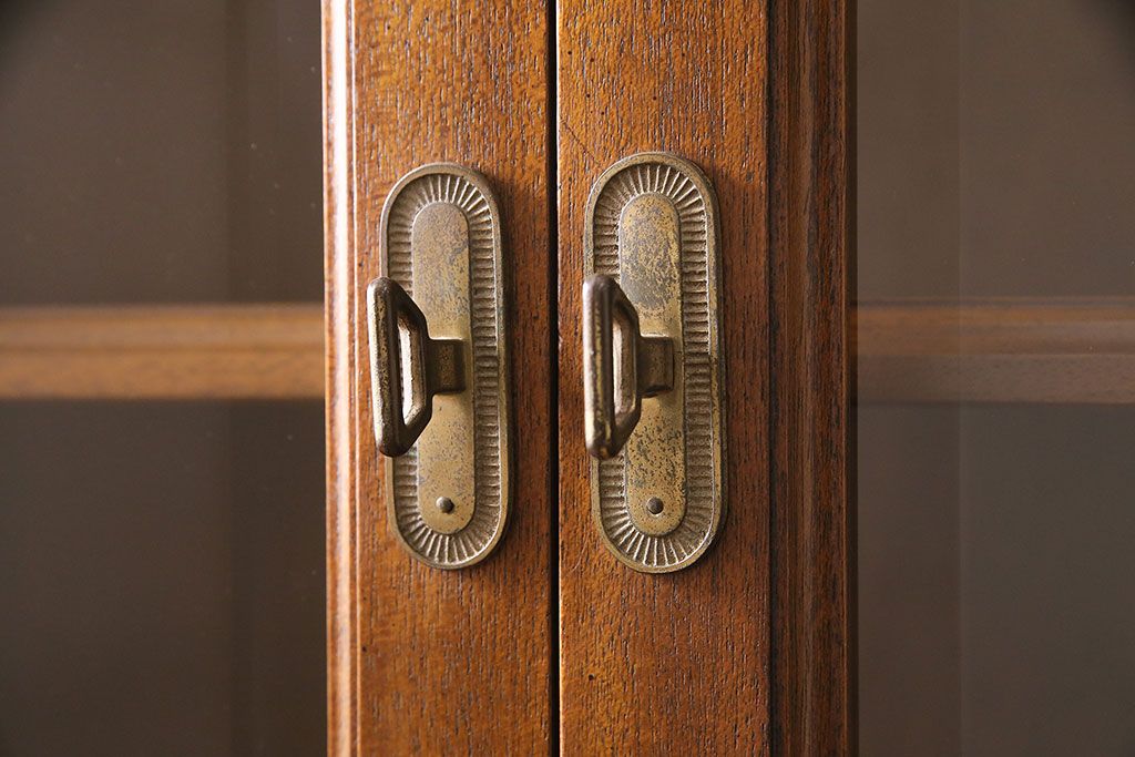 中古　DREXEL HERITAGE(ドレクセルヘリテイジ)　Triune(トライユン)　凛とした佇まいの食器棚(定価約90万円)(カップボード、キャビネット)(R-046911)