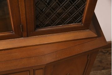 中古　DREXEL HERITAGE(ドレクセルヘリテイジ)　Triune(トライユン)　凛とした佇まいの食器棚(定価約90万円)(カップボード、キャビネット)(R-046911)