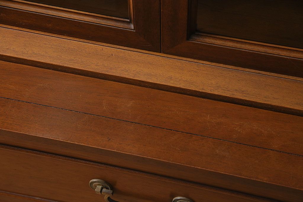 中古　DREXEL HERITAGE(ドレクセルヘリテイジ)　Triune(トライユン)　凛とした佇まいの食器棚(定価約90万円)(カップボード、キャビネット)(R-046911)