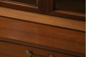 中古　DREXEL HERITAGE(ドレクセルヘリテイジ)　Triune(トライユン)　凛とした佇まいの食器棚(定価約90万円)(カップボード、キャビネット)(R-046911)