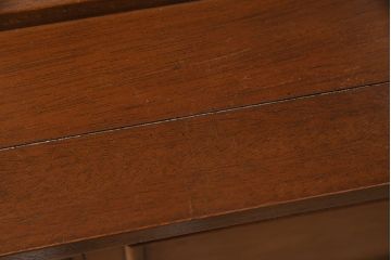 中古　DREXEL HERITAGE(ドレクセルヘリテイジ)　Triune(トライユン)　凛とした佇まいの食器棚(定価約90万円)(カップボード、キャビネット)(R-046911)