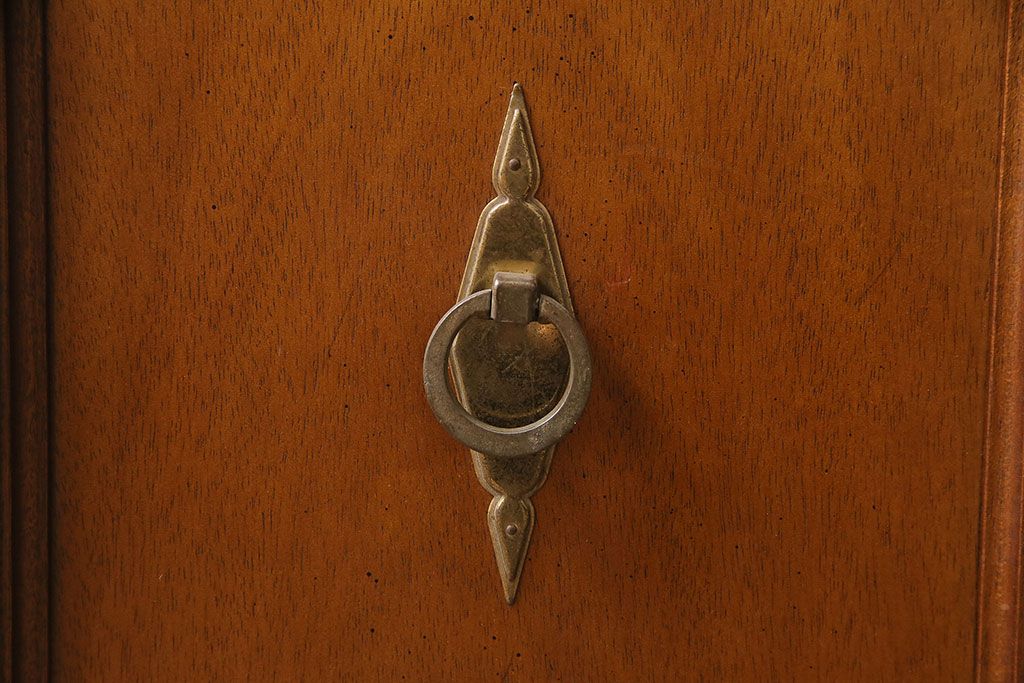 中古　DREXEL HERITAGE(ドレクセルヘリテイジ)　Triune(トライユン)　凛とした佇まいの食器棚(定価約90万円)(カップボード、キャビネット)(R-046911)