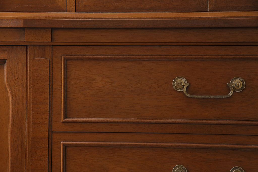 中古　DREXEL HERITAGE(ドレクセルヘリテイジ)　Triune(トライユン)　凛とした佇まいの食器棚(定価約90万円)(カップボード、キャビネット)(R-046911)