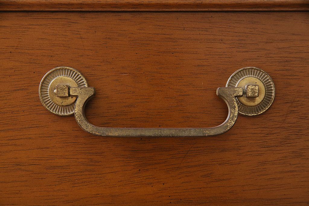 中古　DREXEL HERITAGE(ドレクセルヘリテイジ)　Triune(トライユン)　凛とした佇まいの食器棚(定価約90万円)(カップボード、キャビネット)(R-046911)