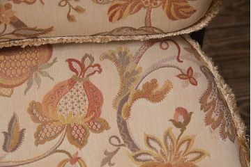 中古美品　ERCOL(アーコール)　淡い花柄のファブリックがお洒落な1人掛けソファ(ラウンジチェア、アームチェア、椅子、1シーターソファ)(R-046913)