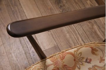 中古美品　ERCOL(アーコール)　淡い花柄のファブリックがお洒落な1人掛けソファ(ラウンジチェア、アームチェア、椅子、1シーターソファ)(R-046913)