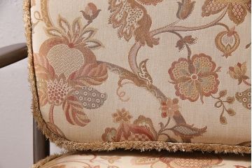 中古美品　ERCOL(アーコール)　淡い花柄のファブリックがお洒落な1人掛けソファ(ラウンジチェア、アームチェア、椅子、1シーターソファ)(R-046914)