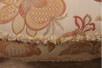 中古美品　ERCOL(アーコール)　淡い花柄のファブリックがお洒落な1人掛けソファ(ラウンジチェア、アームチェア、椅子、1シーターソファ)(R-046914)