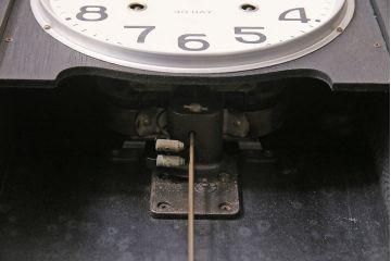 アンティーク時計　昭和中期　Meiji(明治時計社)　ゼンマイ式　30DAY　懐かしい雰囲気が魅力の掛け時計(柱時計、振り子時計)(R-046917)