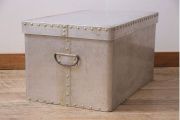 ヴィンテージ雑貨　昭和レトロ　レア　インダストリアル　シャビーな風合いのアルミボックス(アルミケース、収納ボックス、箱、ビンテージ)(R-046926)