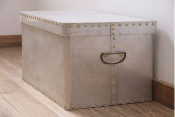 ヴィンテージ雑貨　昭和レトロ　レア　インダストリアル　シャビーな風合いのアルミボックス(アルミケース、収納ボックス、箱、ビンテージ)(R-046926)